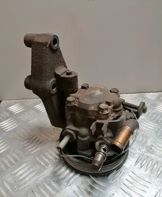Mazda 323 F Power steering pump