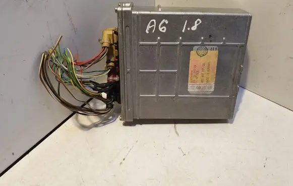 Audi A6 S6 C5 4B Engine control unit/module 8D0997557