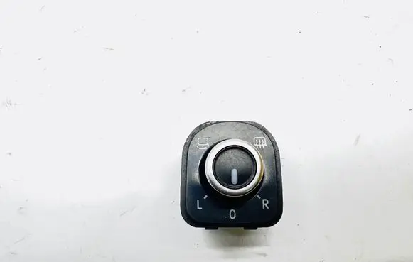 Volkswagen PASSAT B7 Wing mirror switch 5K0959565