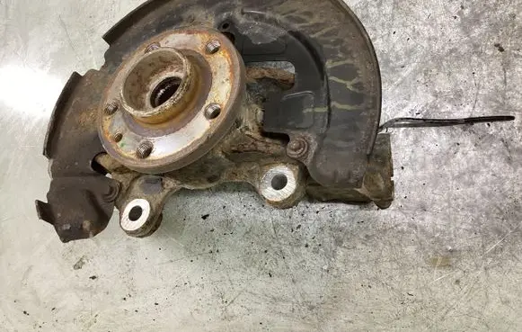 Volvo V70 Front wheel hub