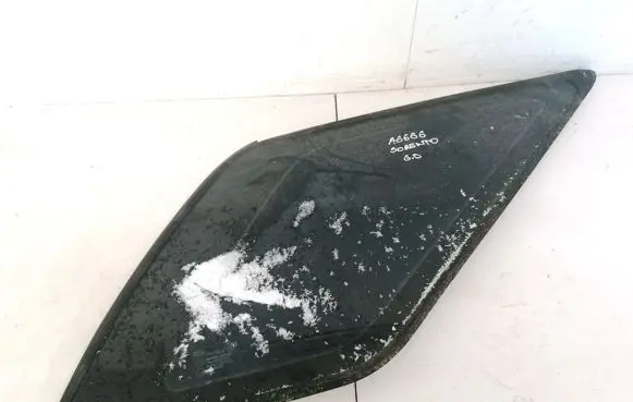 KIA Sorento Rear side window