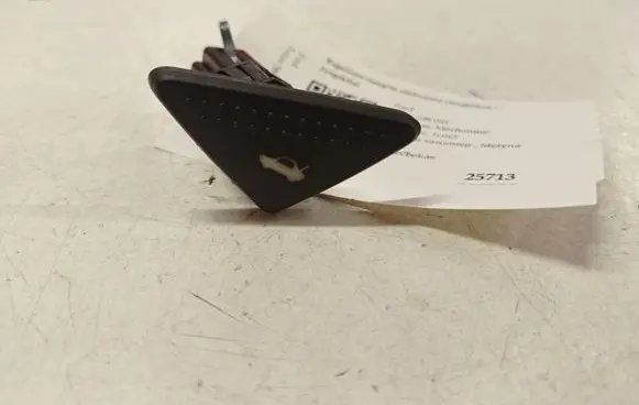 Ford Focus Tailgate opening switch 98AG198514AE