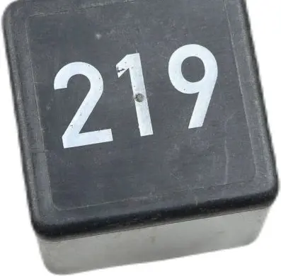Volkswagen PASSAT B5 Other relay 443951253AA