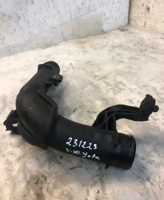 Volkswagen Jetta VI Intercooler hose/pipe 1k0145770ae