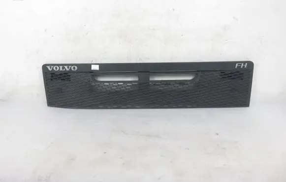 Volvo XC90 Front grill 82150186