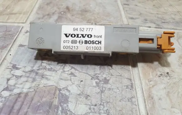 Volvo V70 Airbag deployment crash/impact sensor 9452777 005213 011003