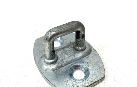 Toyota Avensis T270 Front door lock loop/hook striker 8K3B