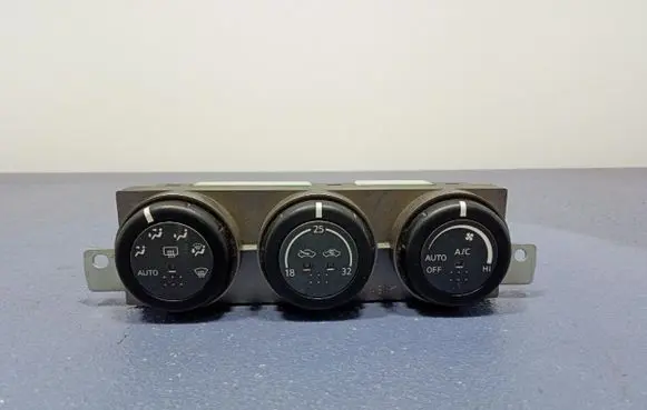 Nissan X-Trail T30 Climate control unit 27500EQ410