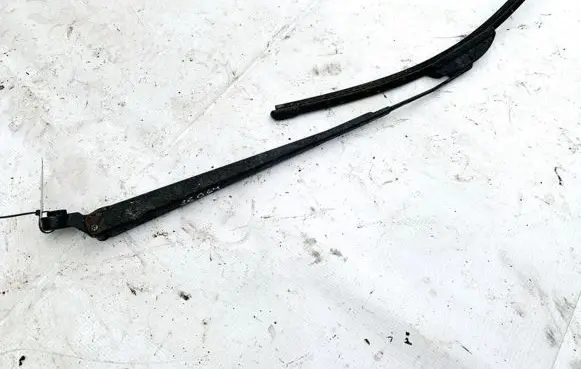 Renault Scenic I Front wiper blade arm 7700843525