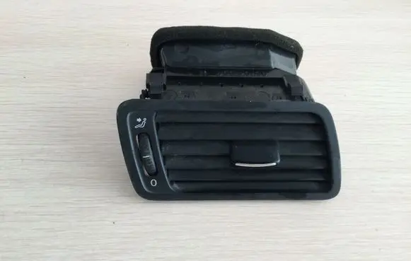 Volkswagen PASSAT B6 Dashboard side air vent grill/cover trim