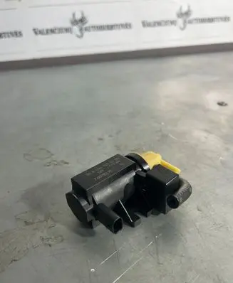 Mercedes-Benz B W246 W242 Turbo solenoid valve A0101531328 70078210 17T144