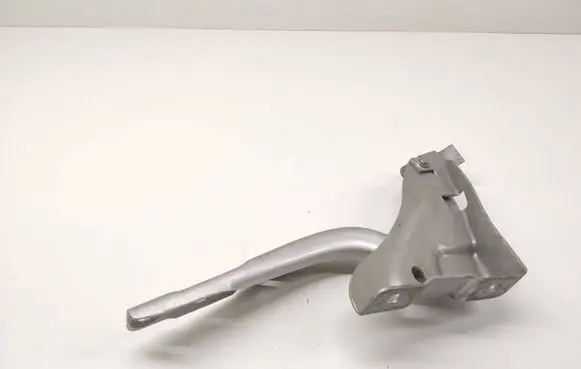 Engine bonnet/hood hinges