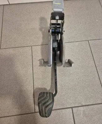 Dacia Sandero III Brake pedal 465016808R