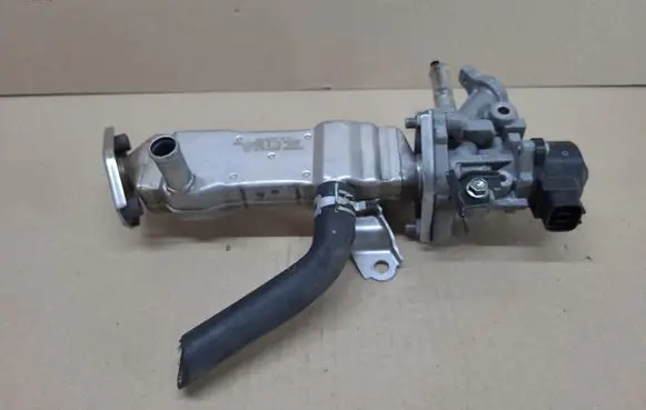 Toyota Prius+ (ZVW40) EGR valve cooler 2560137010