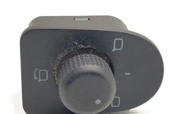 Wing mirror switch