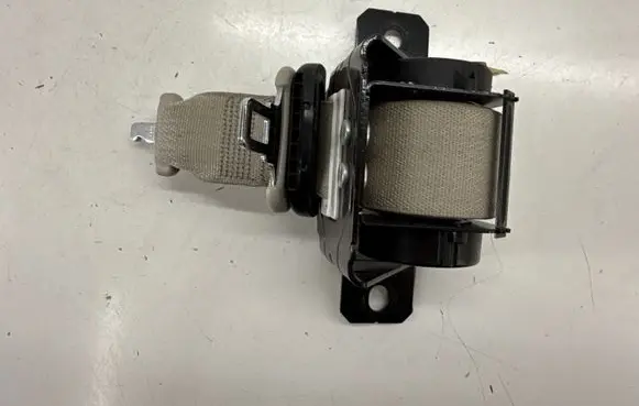 Chrysler Pacifica Middle seatbelt (rear) P6EB02PD2AD 6361238