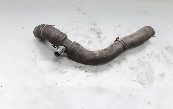 Audi Q3 8U Engine coolant pipe/hose 323220