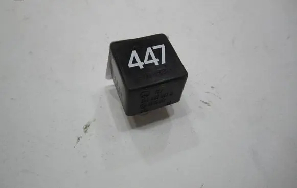 Audi A6 S6 C5 4B Other relay 6U0906061A 9445111