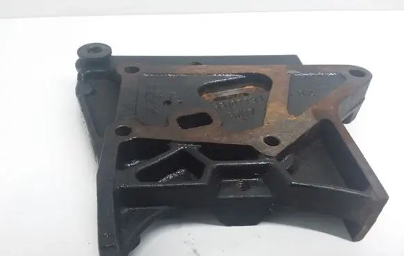Opel Vectra C Engine mounting bracket 55187759