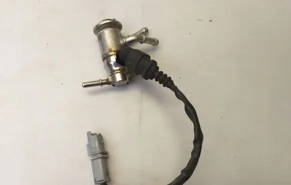 Renault Captur II AdBlue injector 208995377R