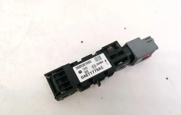 Chrysler PT Cruiser Airbag deployment crash/impact sensor 04671779AC 0885301063