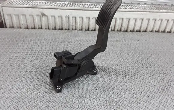 Mercedes-Benz Vito Viano W639 Accelerator throttle pedal 0281002561 A6393000604