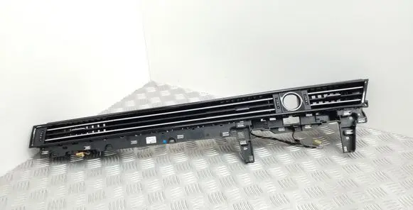 Volkswagen PASSAT B8 Dash center air vent grill 3G2858415 3G2858415F 3G2857083