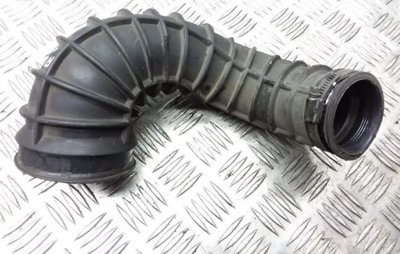 Volvo V70 Turbo air intake inlet pipe/hose