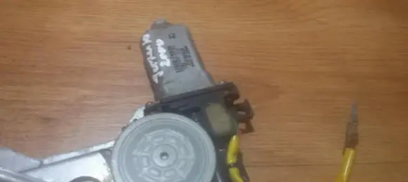 Suzuki Ignis Front door window regulator motor 8343076600