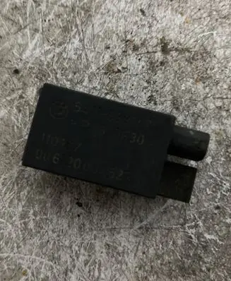 BMW 3 E46 AUC sensor 8391470