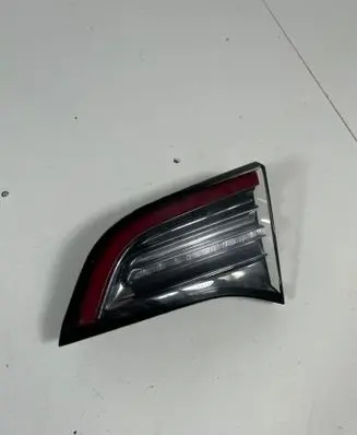 Tesla Model 3 Tailgate rear/tail lights