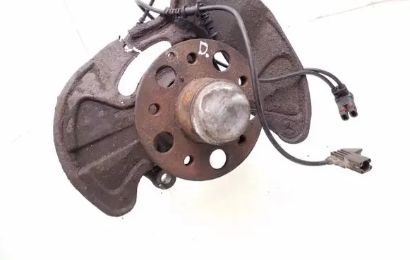 Mercedes-Benz SLK R171 Front wheel hub spindle knuckle 20901 A0015429118