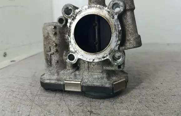 Opel Astra J Throttle body valve 555654890280750498