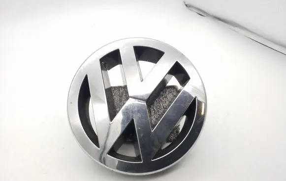 Volkswagen PASSAT B5.5 Manufacturer badge logo/emblem 3B0853601C