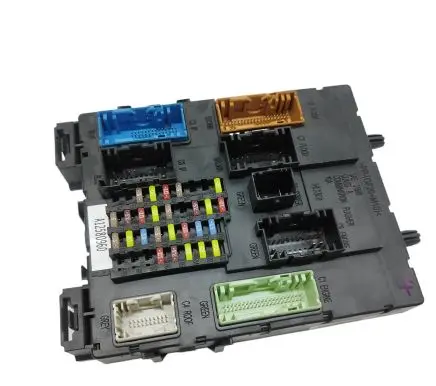 Ford Focus Fuse module BV6N14A073JP 522442F04 C346N