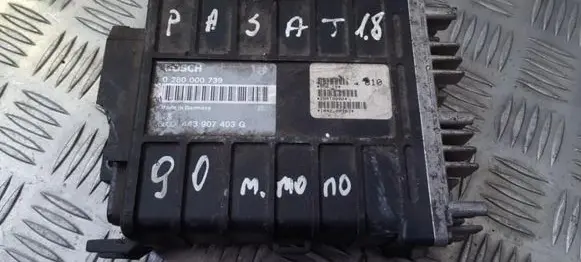 Volkswagen PASSAT B3 Engine control unit/module 0280000739 443907403g