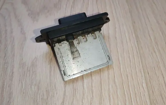Nissan Note (E11) Heater blower motor/fan resistor 