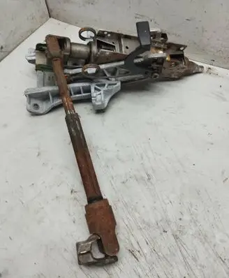 Volvo V70 Steering wheel axle ZG580789C