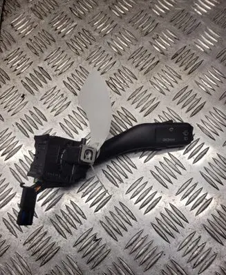 Volkswagen Golf V Wiper control stalk 1K0953519A