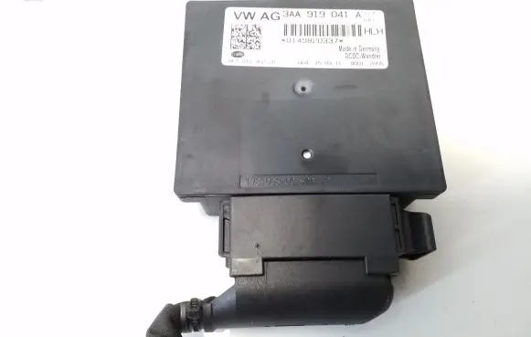 Volkswagen Tiguan Power management control unit 3AA919041A