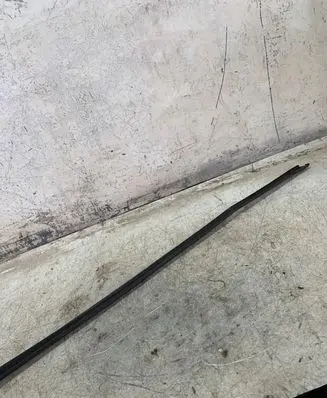 Volkswagen Touran III Windshield trim