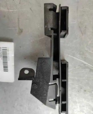 BMW 3 E46 Front bumper mounting bracket 51117030617 7030617