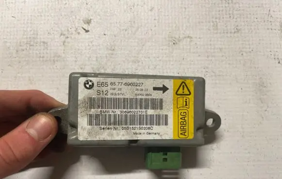 BMW 7 E65 E66 Airbag deployment crash/impact sensor 65776960227 30696022701E 05B0411S01338