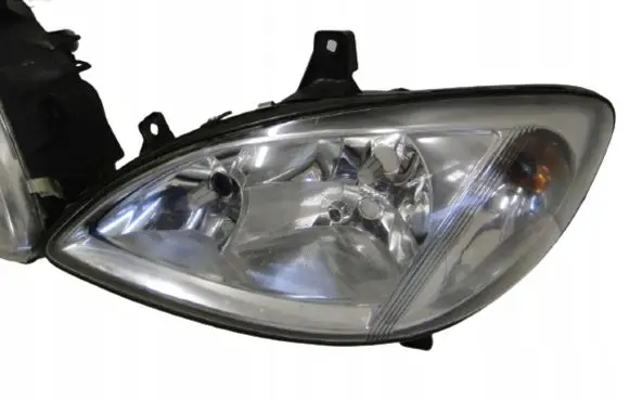 Mercedes-Benz Vito Viano W639 Headlight/headlamp A6398200161