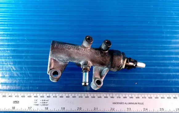 Opel Vectra C Fuel pressure regulator A501