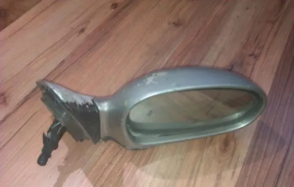 KIA Shuma Front door electric wing mirror e13010133