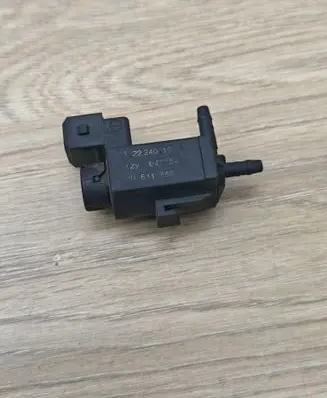 Volvo V70 Turbo solenoid valve 30611668 72224010