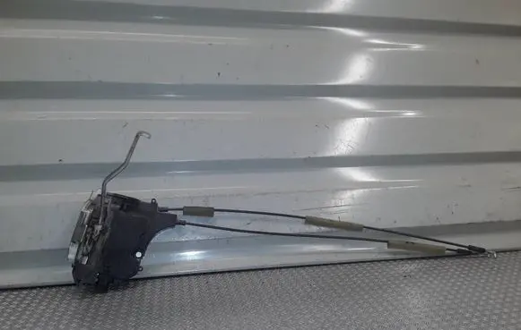 Mitsubishi Grandis Front door lock 