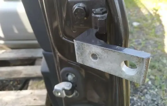 Fiat Bravo Rear door lower hinge