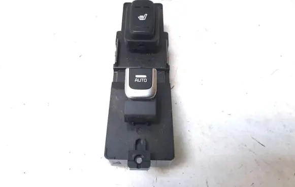 KIA Sorento Electric window control switch 93590-C5110WK